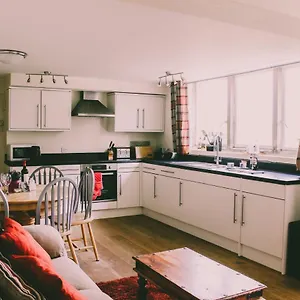 https://the-garden-apartment-whitby.yorkshirehotels.net